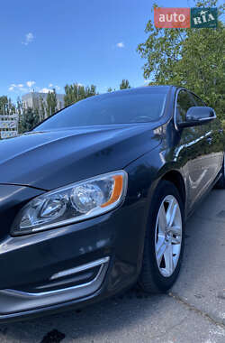 Седан Volvo S60 2013 в 