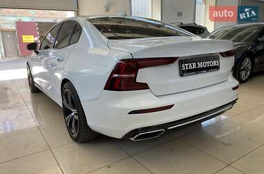 Седан Volvo S60 2019 в 