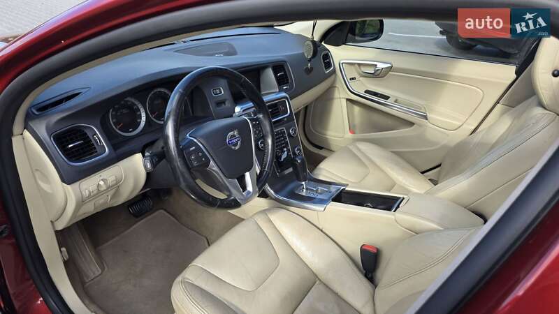 Седан Volvo S60 2010 в Самборе