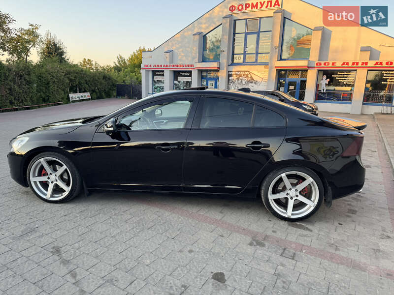 Седан Volvo S60 2010 в Бродах