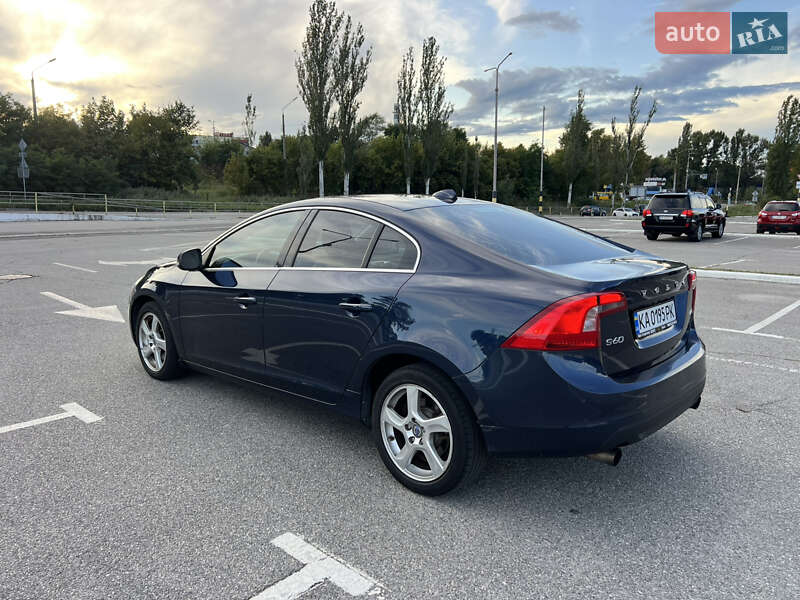 Седан Volvo S60 2012 в Киеве фото 3 Седан Volvo S60 2012 в Киеве