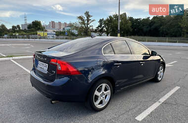 Седан Volvo S60 2012 в 