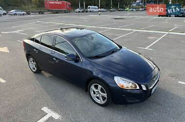 Седан Volvo S60 2012 в 