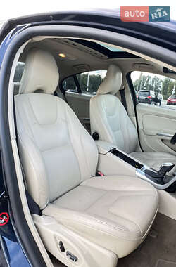 Седан Volvo S60 2012 в 