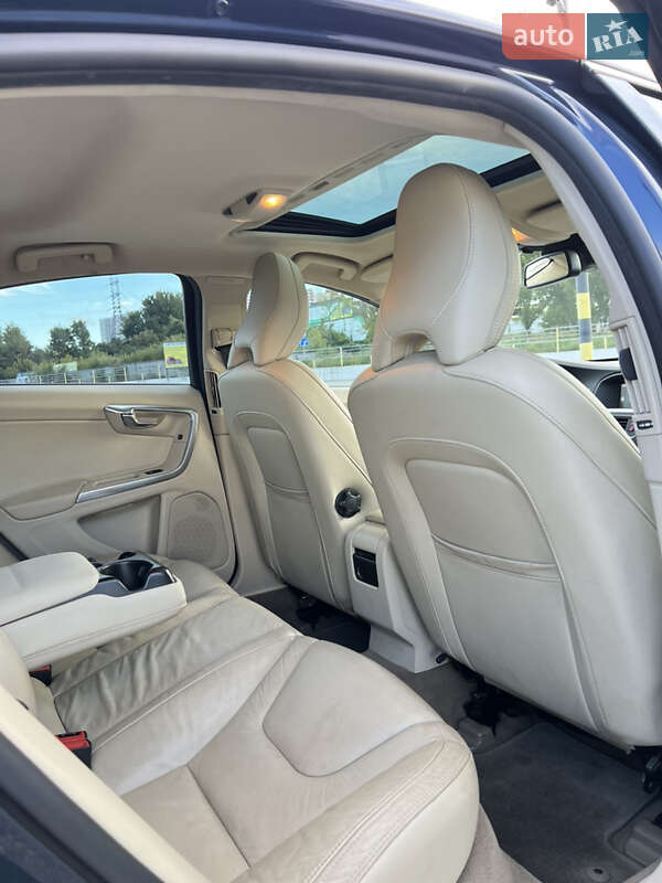 Седан Volvo S60 2012 в Киеве фото 32 Седан Volvo S60 2012 в Киеве