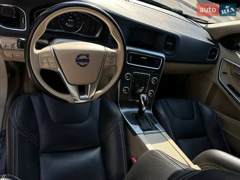 Седан Volvo S60 2014 в Києві