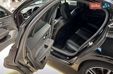 Седан Volvo S60 2019 в 