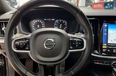 Седан Volvo S60 2019 в 
