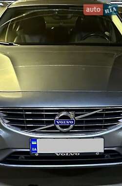 Седан Volvo S60 2015 в Днепре