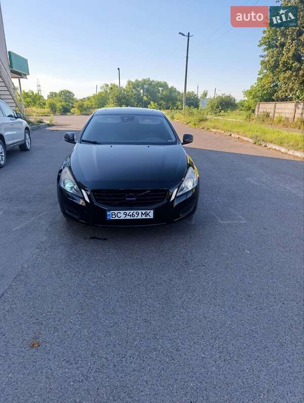 Седан Volvo S60 2012 в Шептицькому