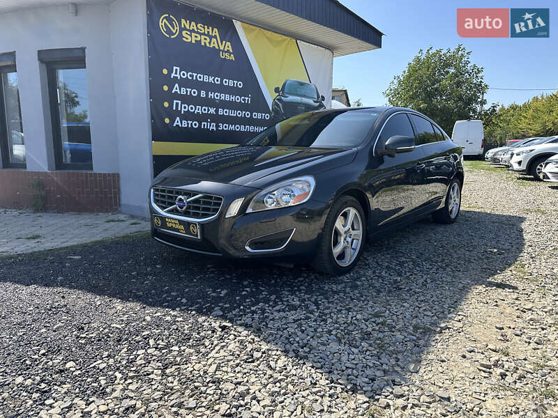 Седан Volvo S60 2012 в 