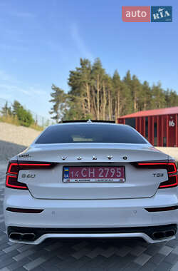 Седан Volvo S60 2019 в 