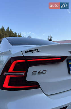 Седан Volvo S60 2019 в 