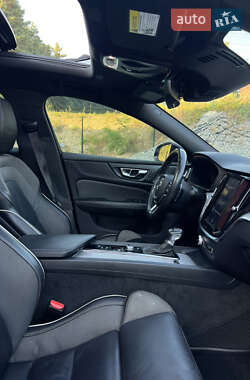 Седан Volvo S60 2019 в 