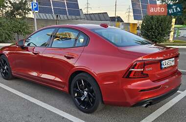 Седан Volvo S60 2019 в 