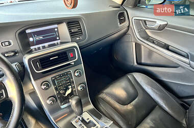 Седан Volvo S60 2012 в 