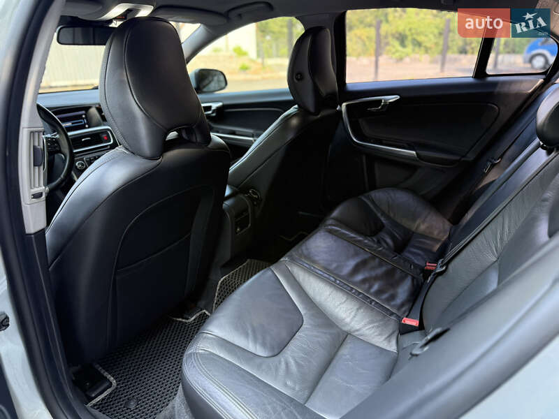 Седан Volvo S60 2013 в Києві