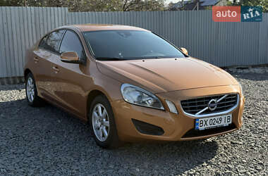 Седан Volvo S60 2012 в 