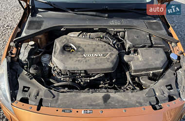 Седан Volvo S60 2012 в 