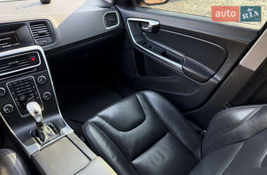 Седан Volvo S60 2012 в 
