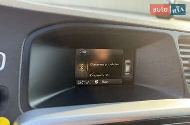 Седан Volvo S60 2012 в 