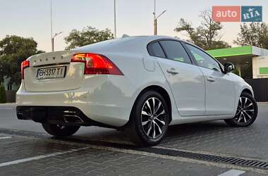 Седан Volvo S60 2017 в 