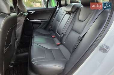 Седан Volvo S60 2017 в 