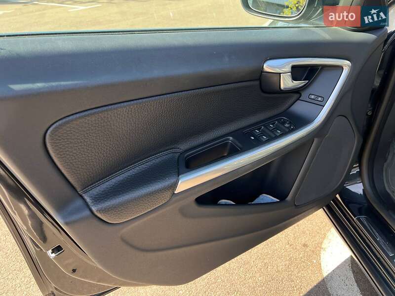 Седан Volvo S60 2013 в Києві