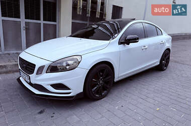 Седан Volvo S60 2013 в 
