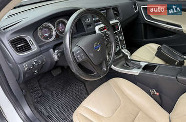 Седан Volvo S60 2013 в 