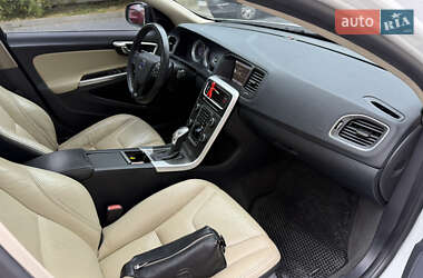 Седан Volvo S60 2013 в 
