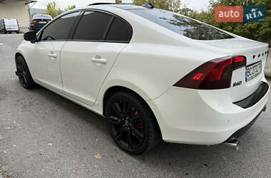 Седан Volvo S60 2013 в 