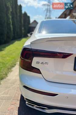 Седан Volvo S60 2020 в 