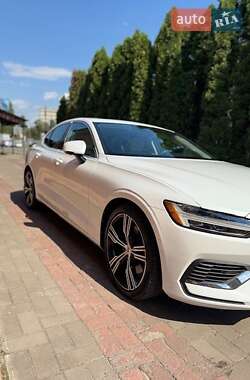 Седан Volvo S60 2020 в 