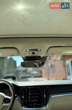 Седан Volvo S60 2020 в 