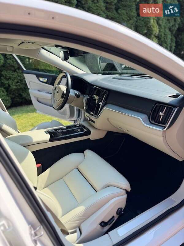 Седан Volvo S60 2020 в Києві фото 32 Седан Volvo S60 2020 в Києві