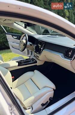 Седан Volvo S60 2020 в 