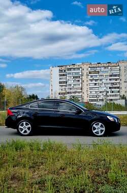Седан Volvo S60 2012 в 