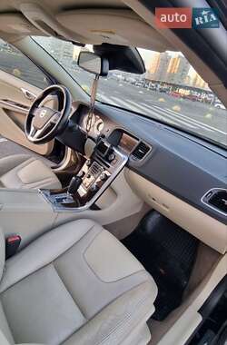 Седан Volvo S60 2012 в 