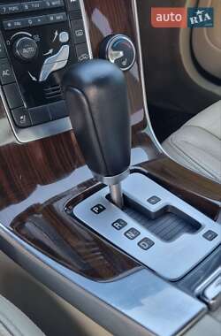 Седан Volvo S60 2012 в 