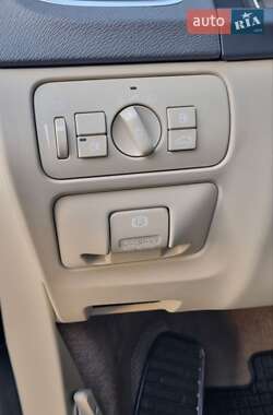 Седан Volvo S60 2012 в 