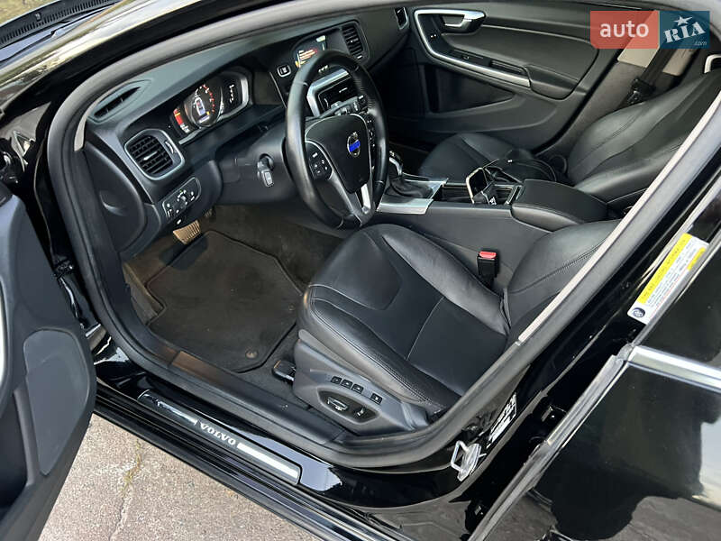 Седан Volvo S60 2016 в Києві