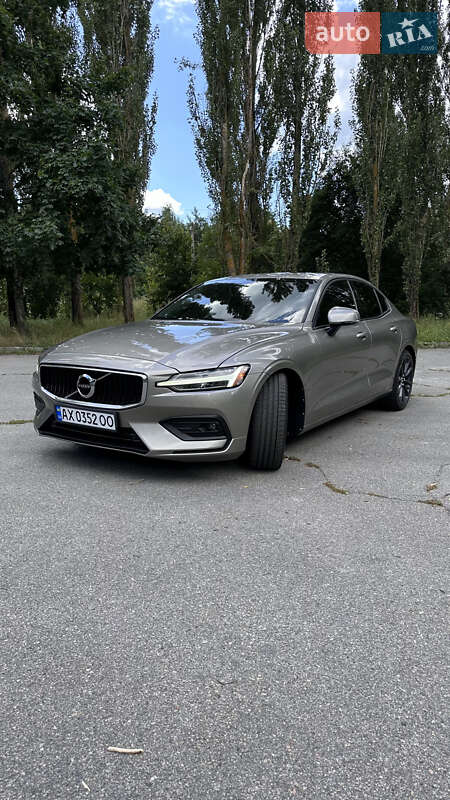 Седан Volvo S60 2020 в Славутиче
