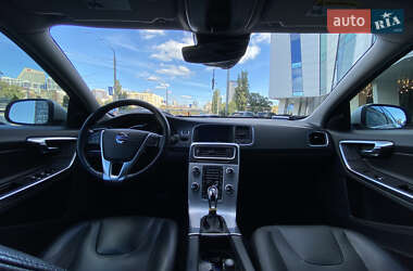 Седан Volvo S60 2016 в 