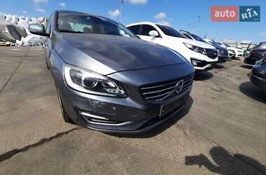 Седан Volvo S60 2015 в Львові