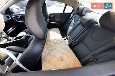 Седан Volvo S60 2015 в 