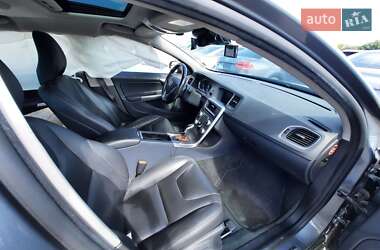 Седан Volvo S60 2015 в 