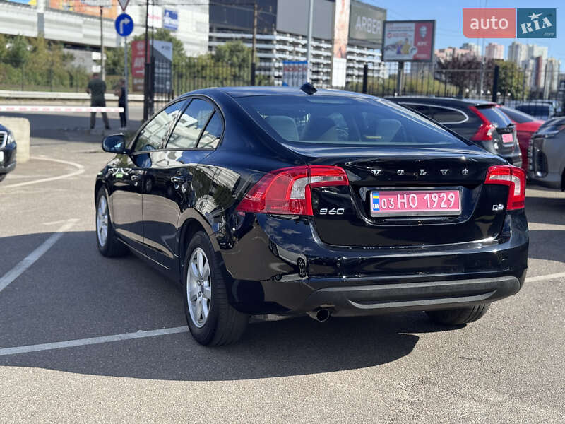 Седан Volvo S60 2012 в Киеве