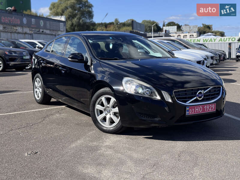Седан Volvo S60 2012 в Киеве