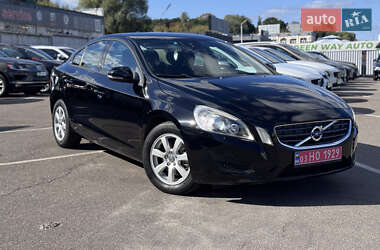 Седан Volvo S60 2012 в 